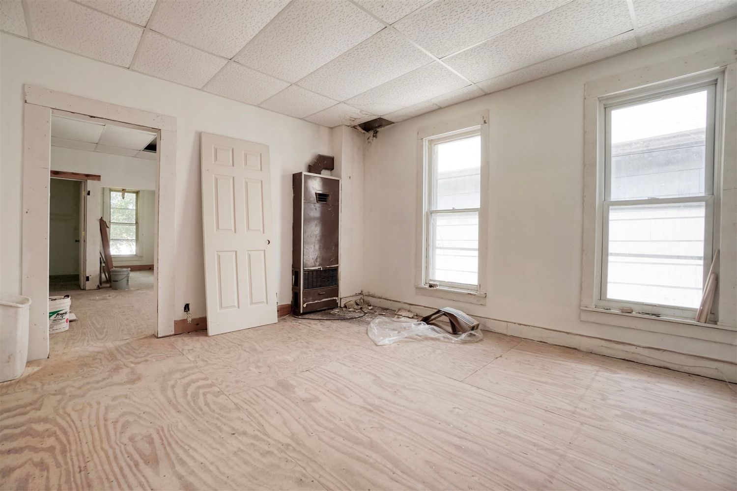 131 N 8th St, Decatur, IN 46733